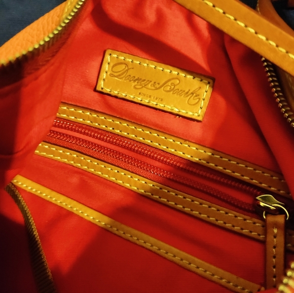 Vintage Dooney  Patterson PERFECT for fall. A rich orange color. - Picture 12 of 13